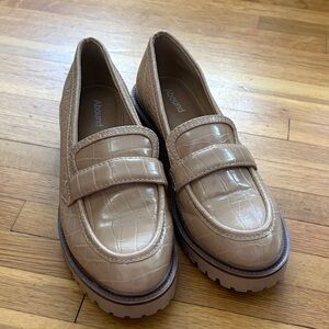 Abound Womens Tan Croc-Embossed Loafers